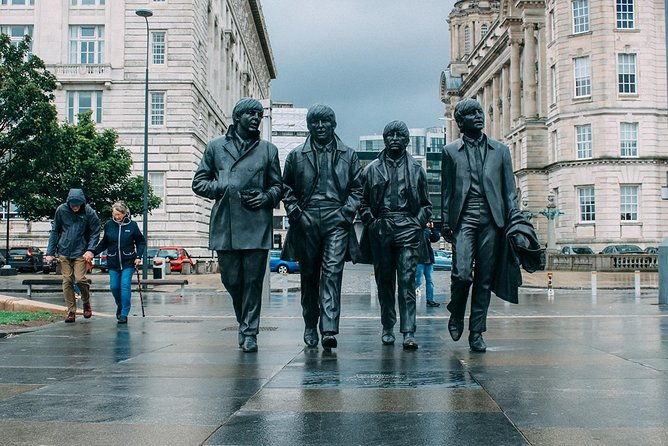 arrival-private-transfer-manchester-airport-man-to-liverpool-in-business-car