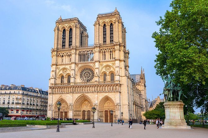 arrival-transfer-from-paris-airport-cdg-to-paris-in-private-van