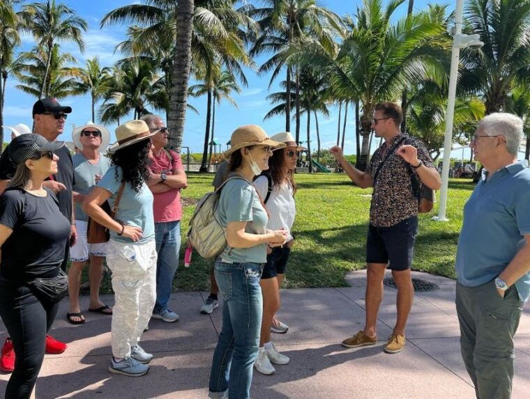 art-deco-hidden-gems-walking-tour-with-local-historian