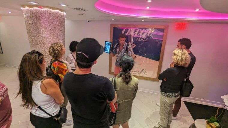 art-deco-history-walking-tour-with-design-enthusiast