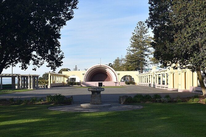 Art Deco Walking Private Tour from Napier Cruise Port - The Art Deco Quarter: A Living Museum