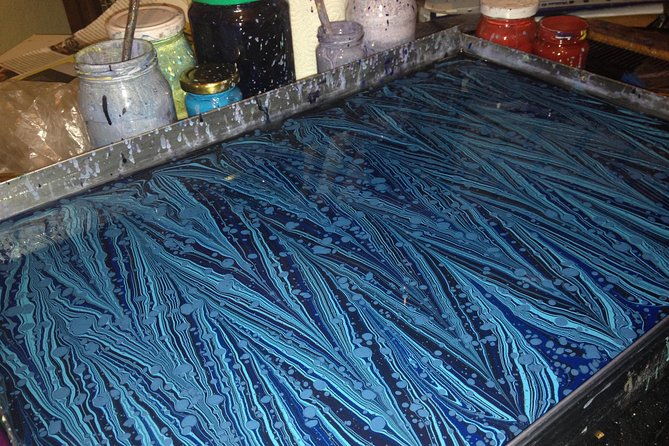art-of-turkish-ebru-marbling-workshop-in-istanbul