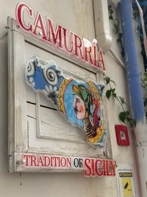Artistic walk in Borgo Parrini with traditional tasting - Key Points