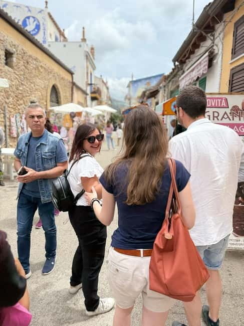 Artistic walk in Borgo Parrini with traditional tasting - Optional tasting: Flavors of Sicily