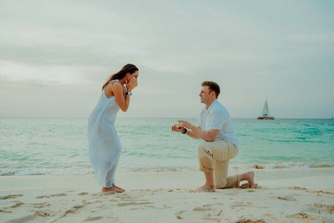 aruba-beach-romantic-sunset-photoshoot-picnic-in-luxury-cabana