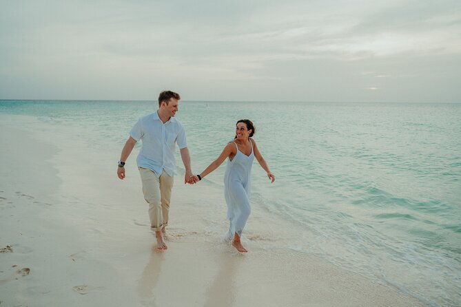aruba-beach-romantic-sunset-photoshoot-picnic-in-luxury-cabana