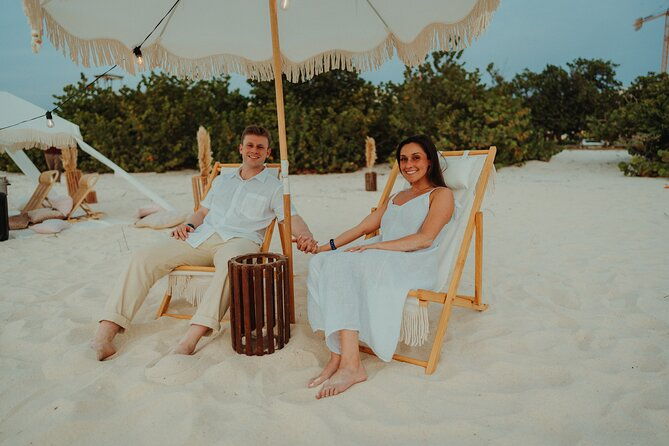 aruba-beach-romantic-sunset-photoshoot-picnic-in-luxury-cabana