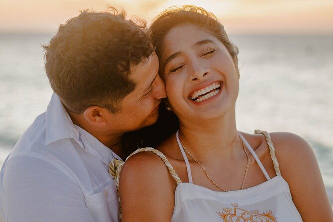 aruba-beach-romantic-sunset-photoshoot-picnic-in-luxury-cabana