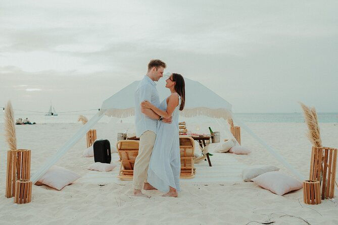 aruba-eagle-beach-romantic-sunset-picnic-in-a-luxury-cabana
