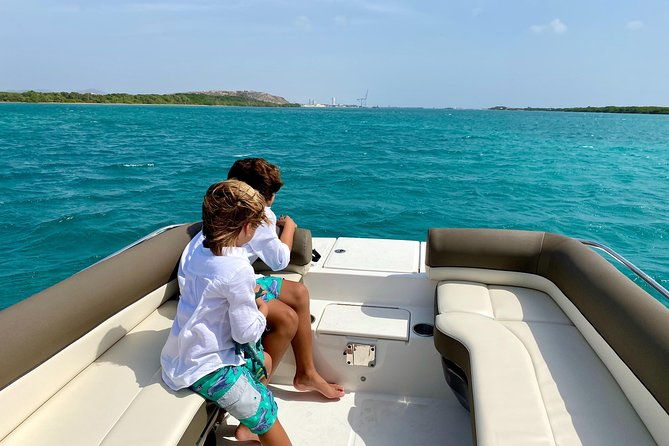 aruba-element-private-boat-charter-l-lounge