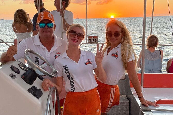 aruba-happy-hour-sunset-sail-with-savory-bites-and-cocktails