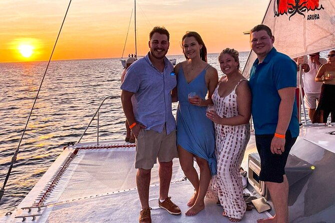 aruba-happy-hour-sunset-sail-with-savory-bites-and-cocktails