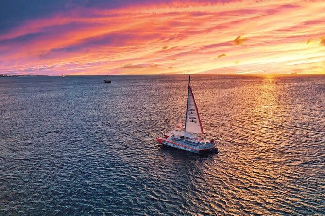 aruba-happy-hour-sunset-sail-with-savory-bites-and-cocktails