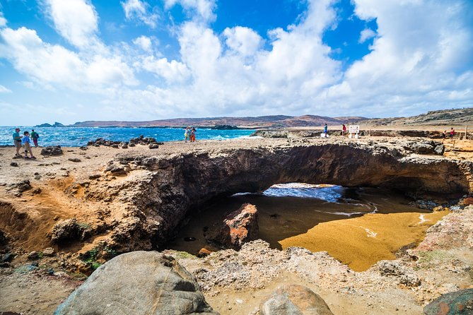aruba-island-sightseeing-tour-plus-arashi-beach-visit