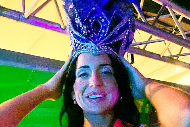 aruba-nightlife-bar-hopping-tour-on-carnival-party-bus