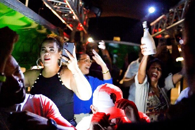 aruba-nightlife-bar-hopping-tour-on-carnival-party-bus