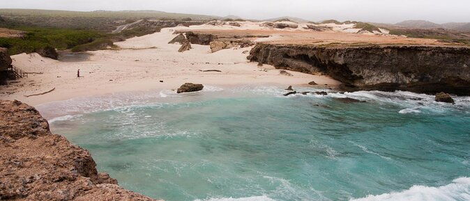 aruba-north-coastline-small-group-horseback-riding-tour