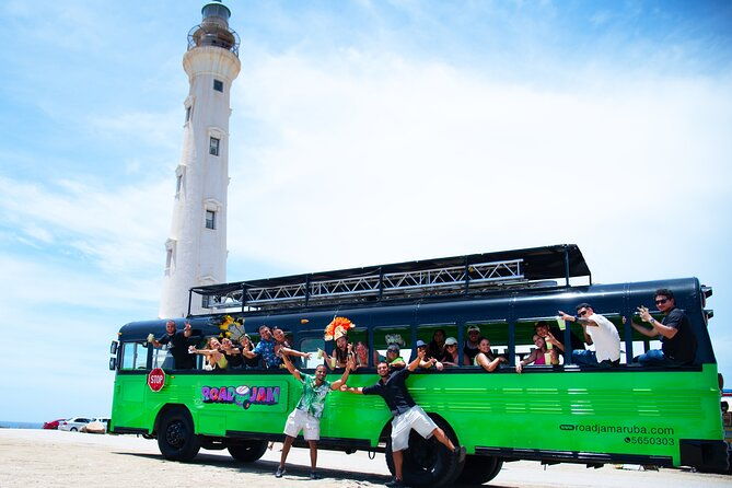 aruba-sightseeing-tour-on-party-bus