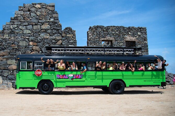 aruba-sightseeing-tour-on-party-bus