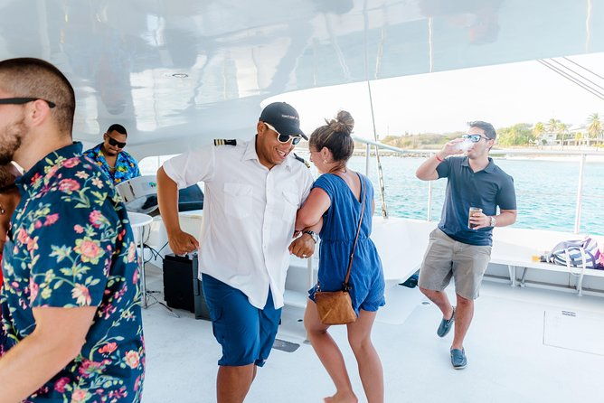aruba-sunset-sail-with-appetizers-and-open-bar