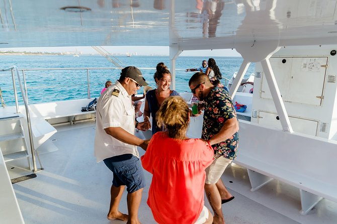 aruba-sunset-sail-with-appetizers-and-open-bar