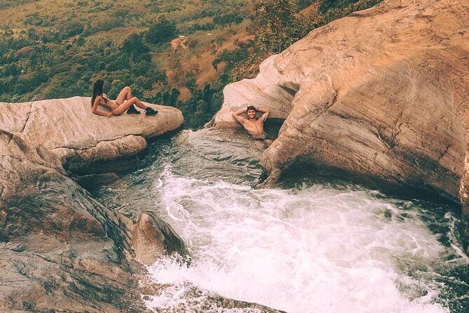 Arugam Bay to Ella Shuttle & Upper Diyaluma Waterfall Hike - Key Points