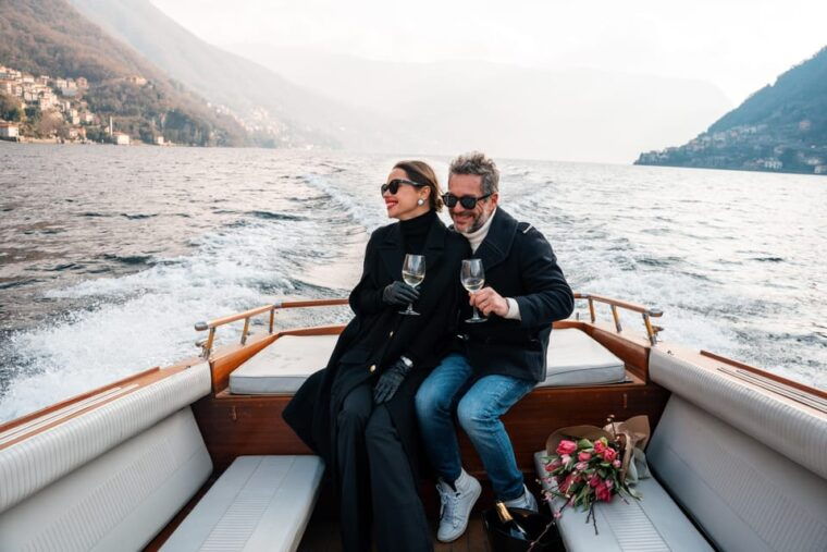 as-private-classic-wooden-boat-tour-with-prosecco