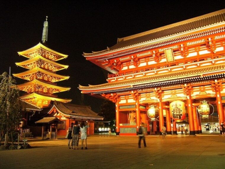 asakusa-culture-exploring-bar-visits-after-history-tour