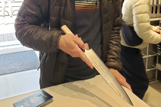 asakusa-japanese-kitchen-knife-store-visits-after-history-tour