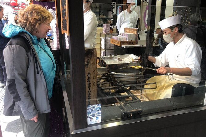 asakusa-the-local-way-tour-includes-lunchdessert-with-real-guide