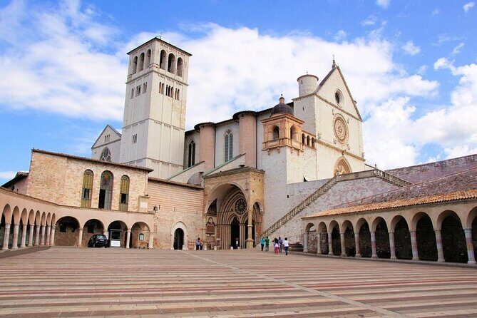 Assisi, City Highlights and Basilica of St. Francis tour - Exploring Assisi: An Authentic and Informative Walk