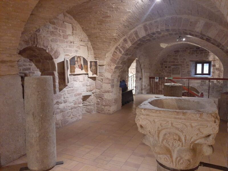 assisi-crypt-of-san-rufino-and-roman-forum-underground-tour