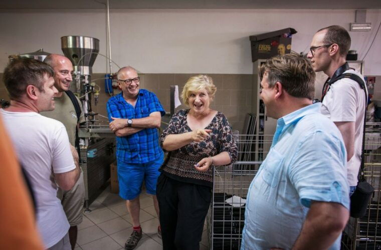assisi-organic-winery-tour-with-tastings-typical-food