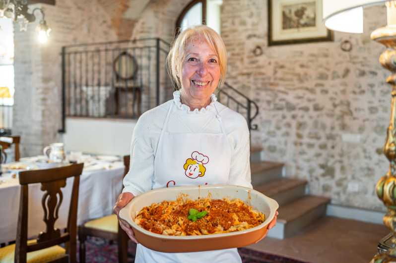 assisi-pasta-making-class-with-mamma