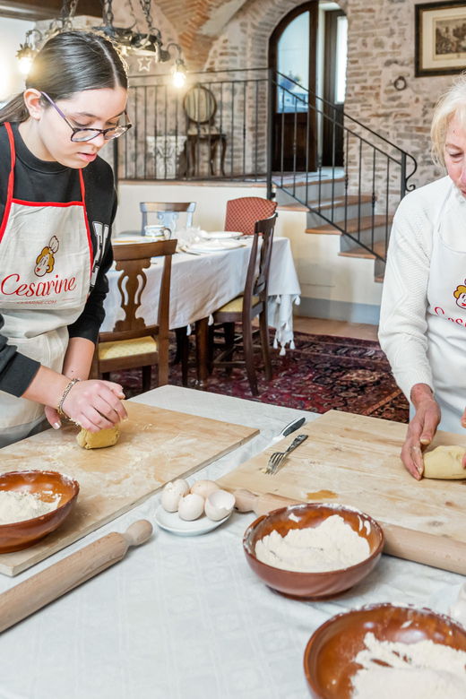 assisi-pasta-making-class-with-mamma