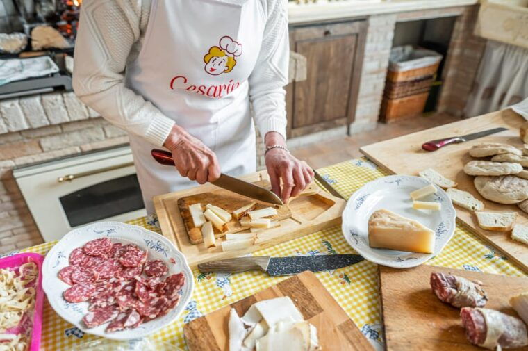 assisi-pasta-making-class-with-mamma