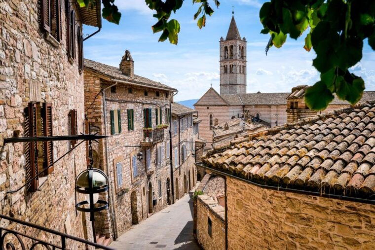 assisi-private-exploration-historic-basilicas-city-stroll