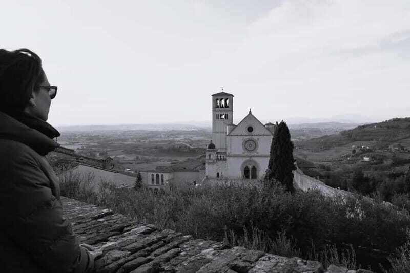 Assisi: Private or Group Photo Session with a Local - The Sum Up