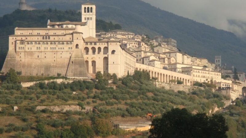assisi-private-walking-tour-with-st-francis-basilica