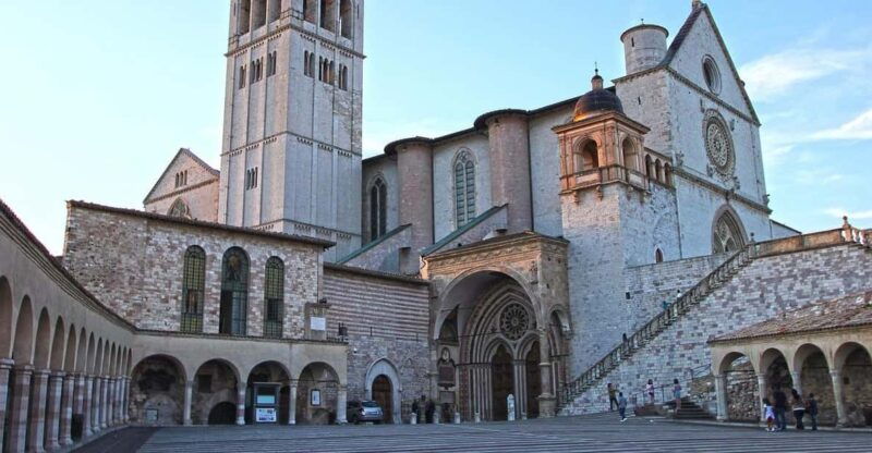 assisi-the-life-of-saint-francis-by-tuk-tuk-italian-driver