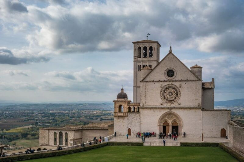 assisi-walking-tour-with-basilica-of-saint-francis-ticket