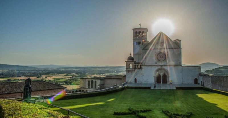 assisi-walking-tour-with-st-francis-basilica-visit