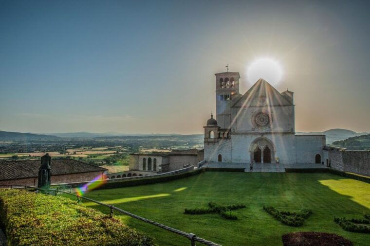 assisi-walking-tour-with-st-francis-basilica-visit