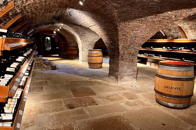 at-the-table-with-louis-de-funes-expo-and-wine-tasting-in-beaune