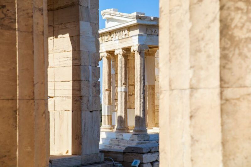 athens-acropolis-guided-tour-and-old-town-food-tasting