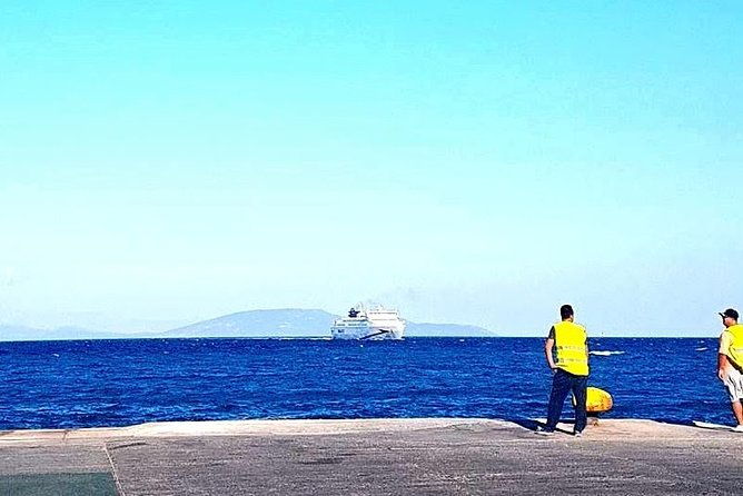 athens-airport-to-piraeus-cruise-terminal-transfer-by-mercedes-e-class-wagon-2