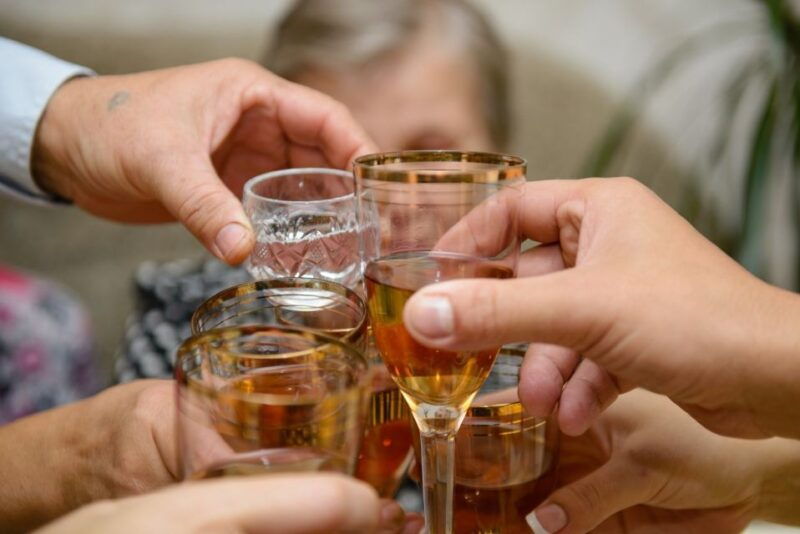 athens-at-twilight-night-tour-with-drinks-and-meze-dishes