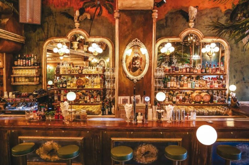 athens-by-night-sightseeing-spirits-and-food