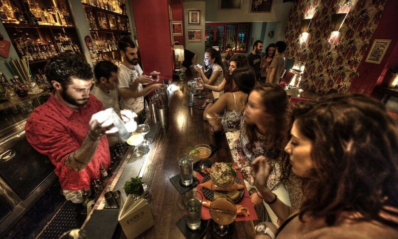 athens-by-night-sightseeing-spirits-and-food