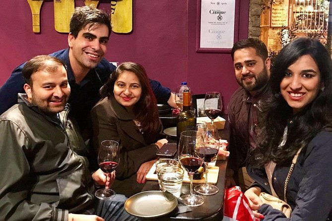 athens-by-night-small-group-sightseeing-with-drinks-and-food-tasting